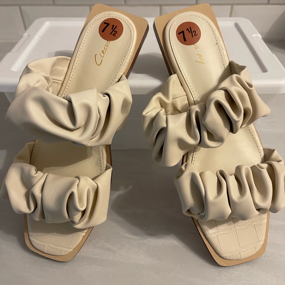 **NEW** Circus by Sam Edelman Iggy Ruched Slide Sandals Size 7.5